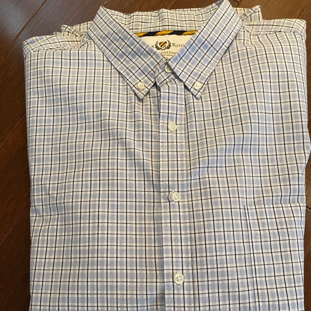 Men’s checkered casual button down shirt by Club Room. 100% cotton. Size XXL.